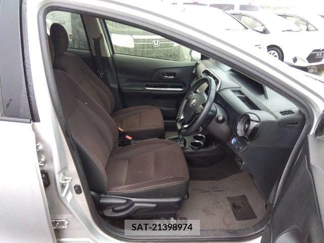 Toyota AQUA 2018-06 212848-4