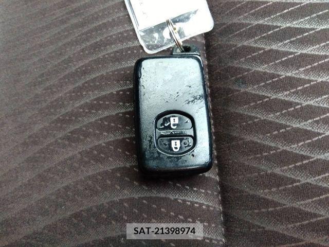 Toyota AQUA 2018-06 212848-8