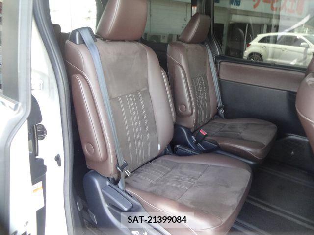 Toyota ESQUIRE 2017-10 321532-6