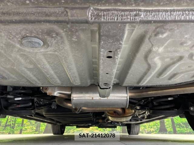 Toyota VOXY 2020-04 321677-19