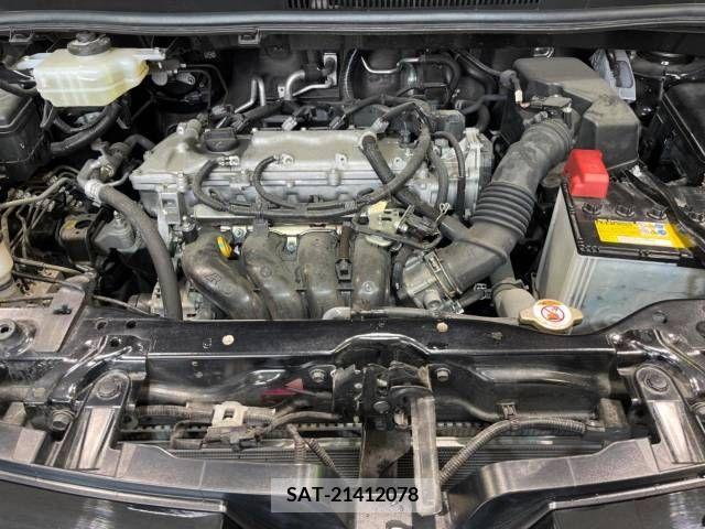 Toyota VOXY 2020-04 321677-18