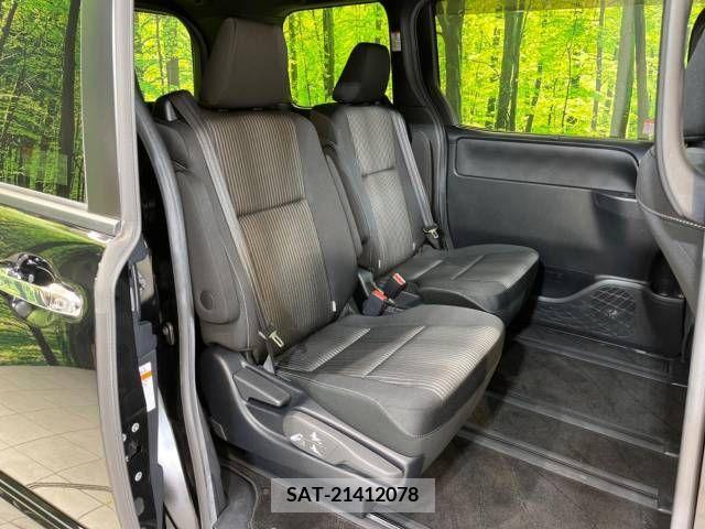 Toyota VOXY 2020-04 321677-9