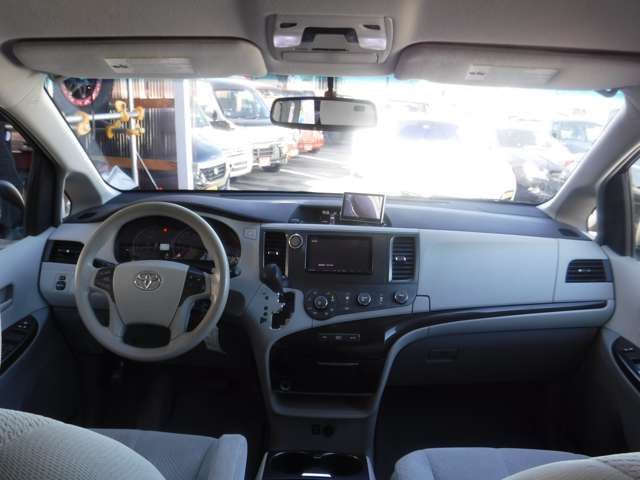 Toyota SIENNA 2010-10 53-8