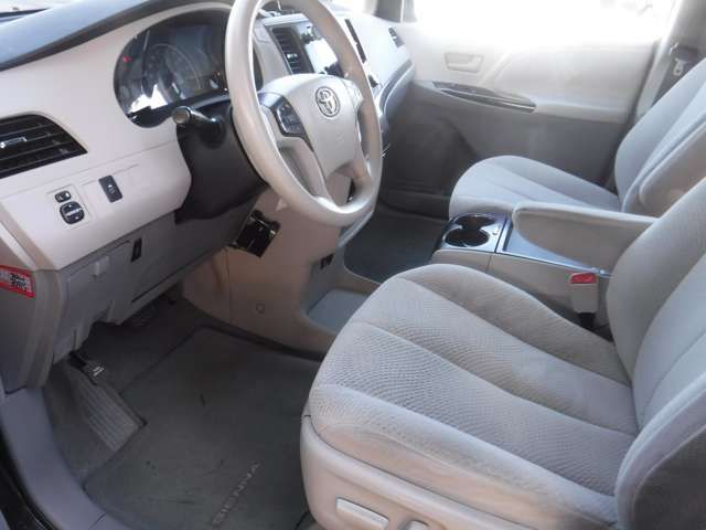 Toyota SIENNA 2010-10 53-17