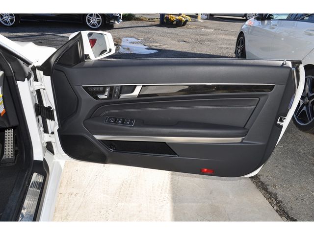 Mercedes Benz E-CLASS 2014-12 219-23