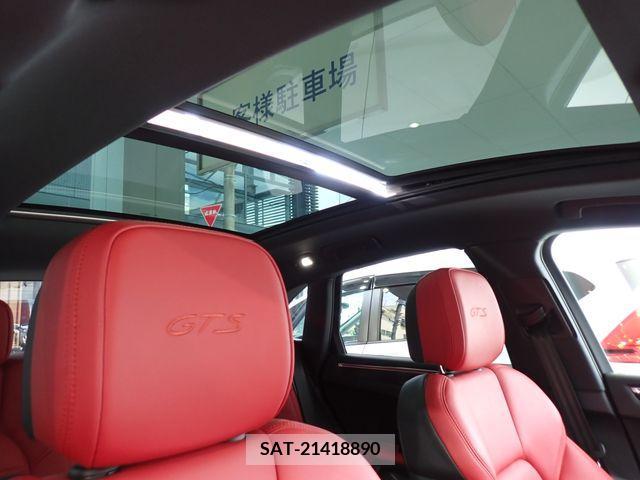 Porsche MACAN 2021-11 366240-8