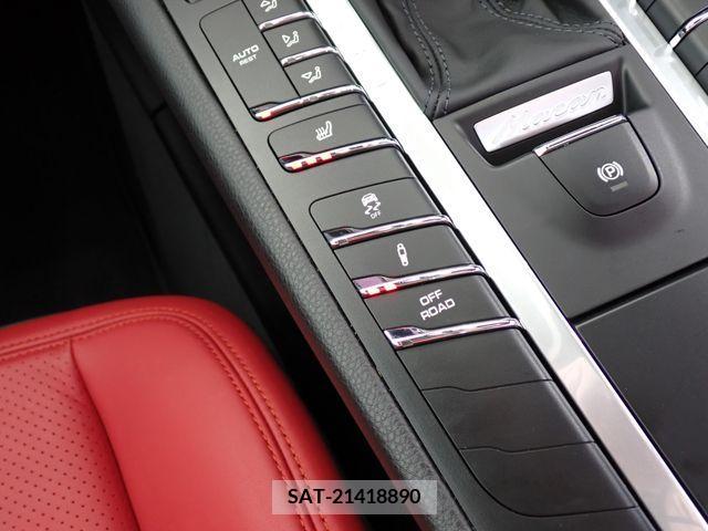 Porsche MACAN 2021-11 366240-16