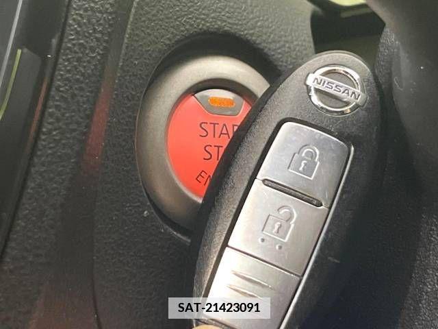 Nissan JUKE 2011-12 379439-5