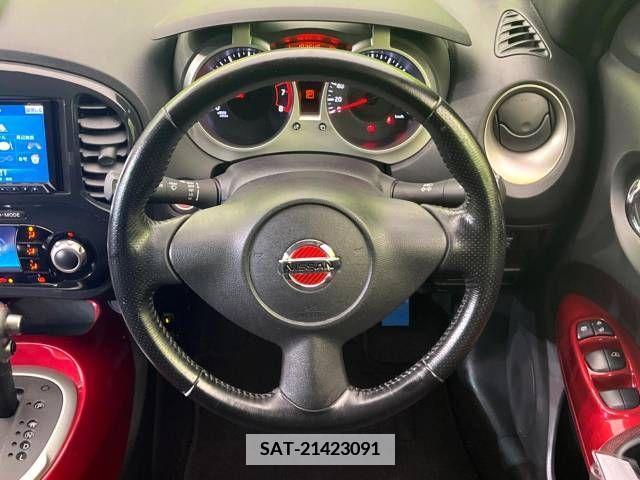 Nissan JUKE 2011-12 379439-11