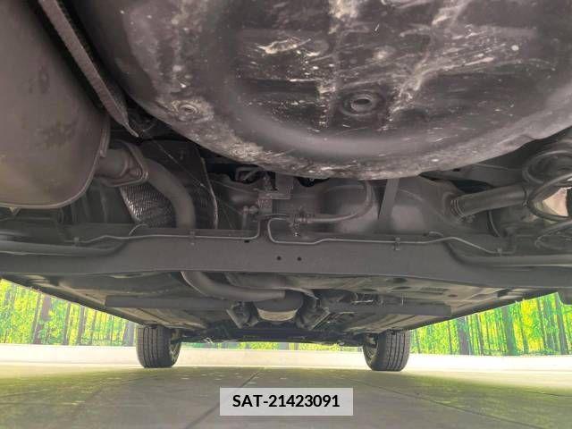 Nissan JUKE 2011-12 379439-18