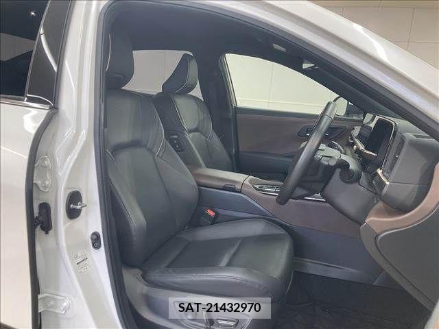 Toyota CROWN 2022-09 300661-11