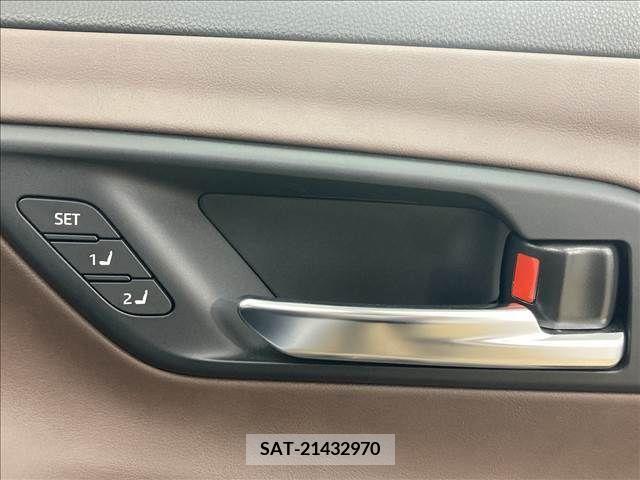 Toyota CROWN 2022-09 300661-8