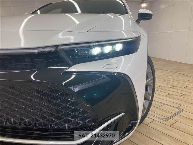 Toyota CROWN 2022-09 300661-18