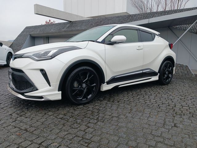 Toyota C-HR 2020-11 182300-1