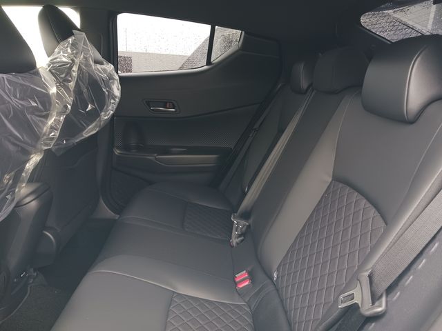 Toyota C-HR 2020-11 182300-24