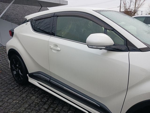 Toyota C-HR 2020-11 182300-4