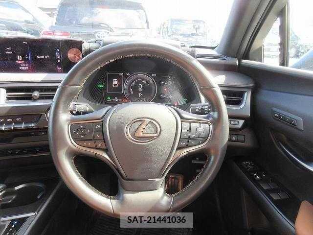 Lexus UX 2019-01 354008-3