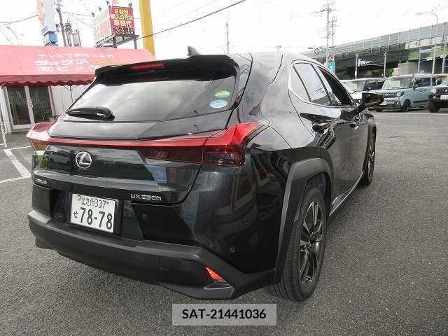 Lexus UX 2019-01 354008-2