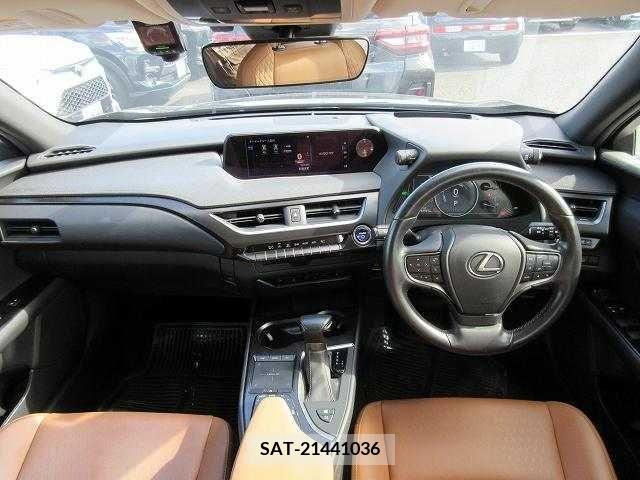 Lexus UX 2019-01 354008-1