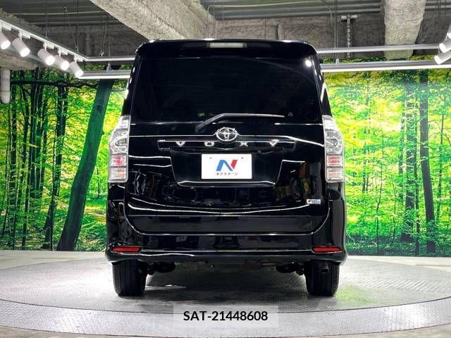 Toyota VOXY 2010-10 321305-12