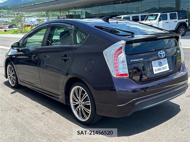 Toyota PRIUS 2013-09 341863-4