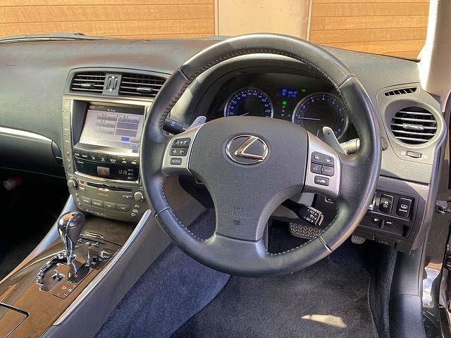 Lexus IS 2012-01 19398-15