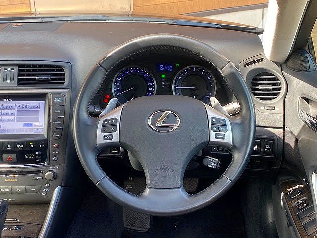 Lexus IS 2012-01 19398-13