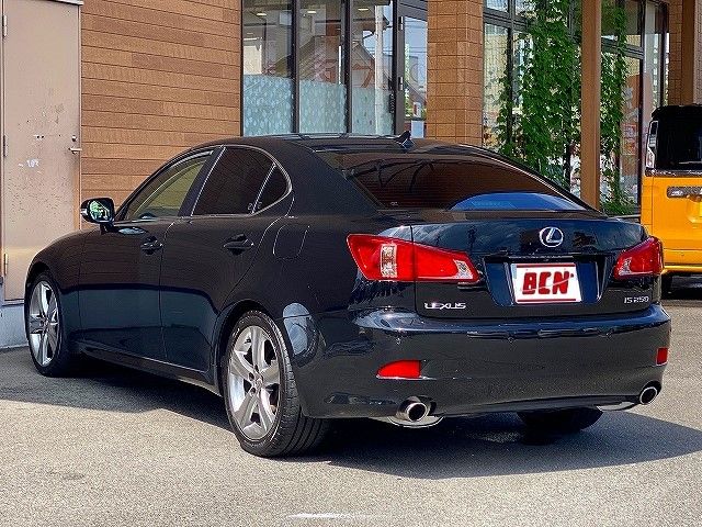 Lexus IS 2012-01 19398-8