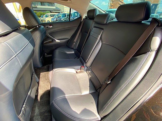 Lexus IS 2012-01 19398-18