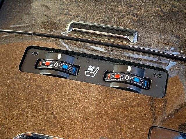 Lexus IS 2012-01 19398-17