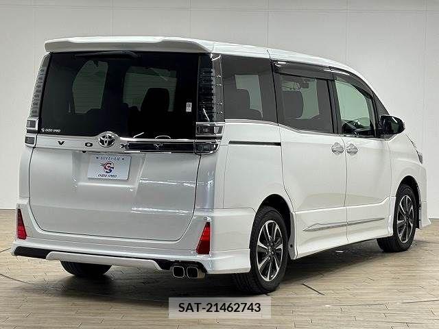 Toyota VOXY 2017-10 289017-15