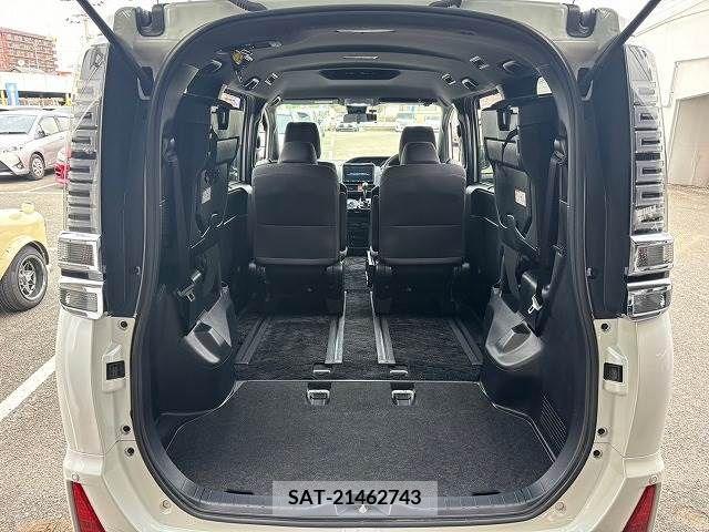 Toyota VOXY 2017-10 289017-12