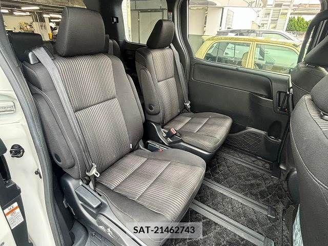 Toyota VOXY 2017-10 289017-5