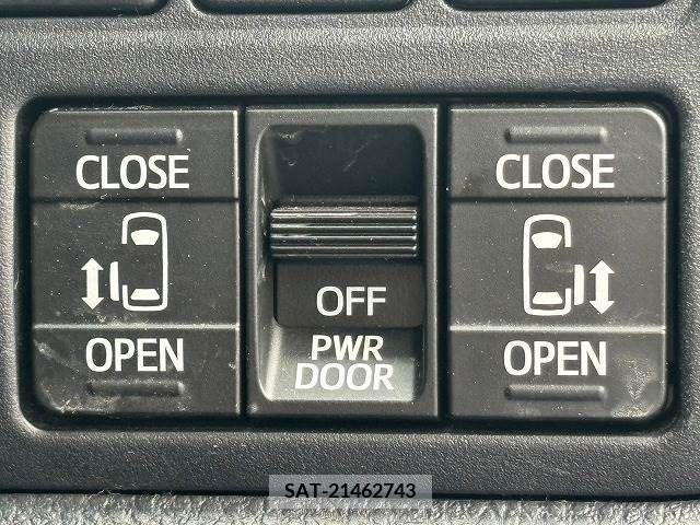 Toyota VOXY 2017-10 289017-9