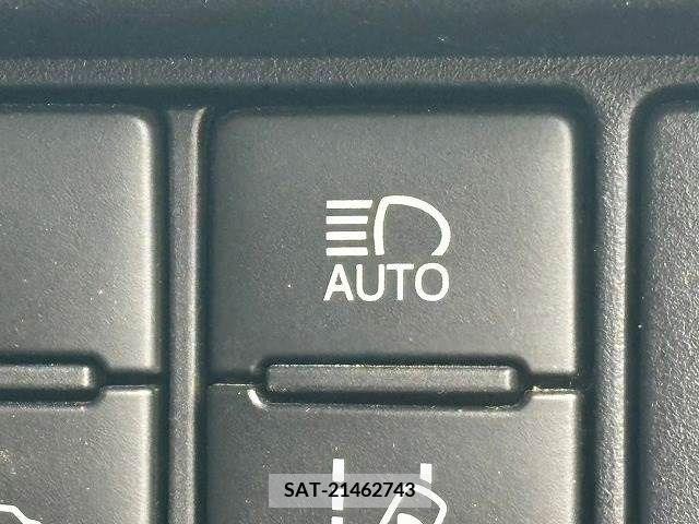 Toyota VOXY 2017-10 289017-10
