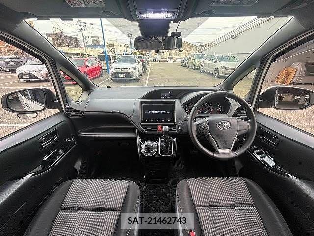 Toyota VOXY 2017-10 289017-1