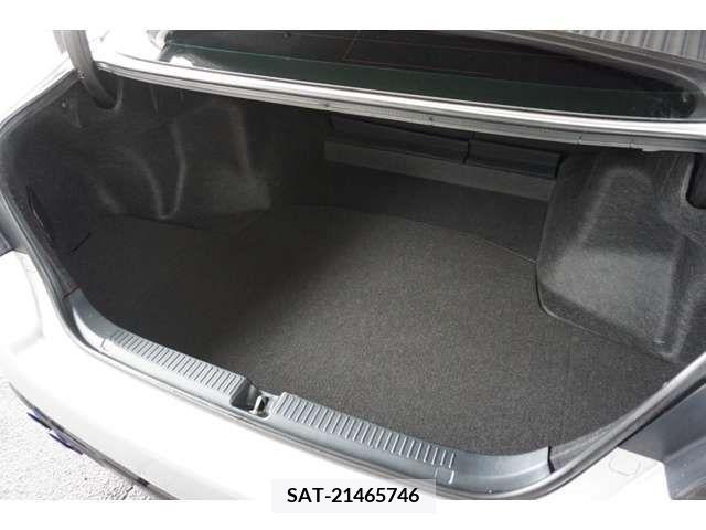 Toyota MARK X 2013-06 379495-19