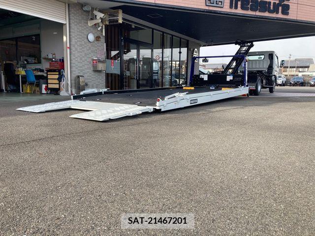 Mitsubishi CANTER 2023-01 209883-10