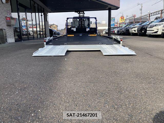 Mitsubishi CANTER 2023-01 209883-11
