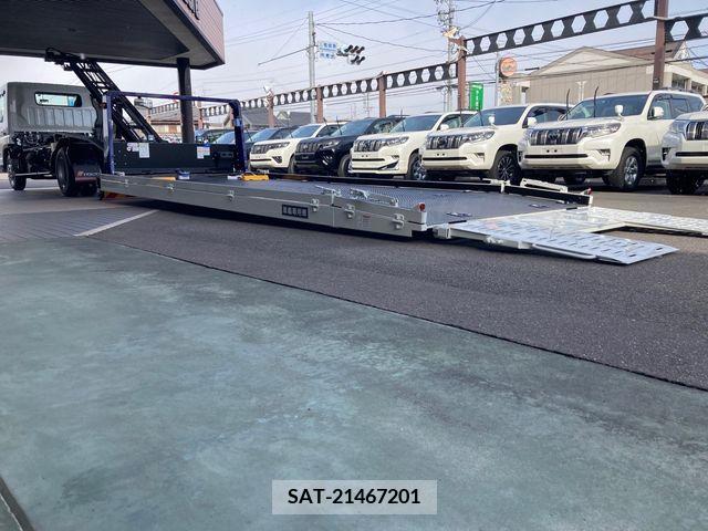 Mitsubishi CANTER 2023-01 209883-12