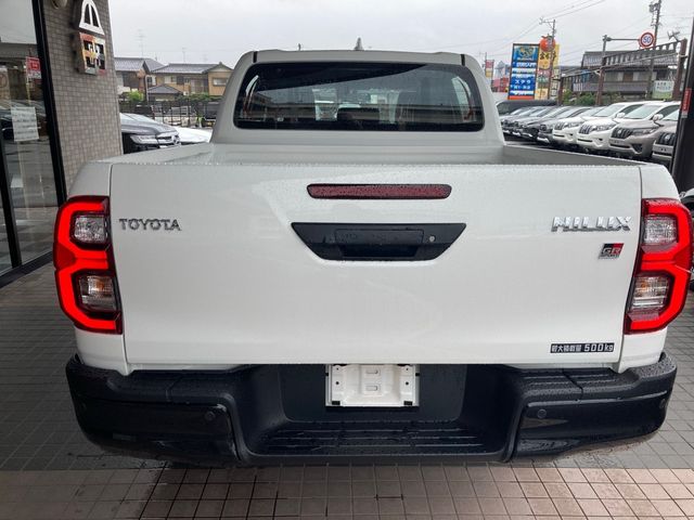 Toyota HILUX 2023-06 8353-5