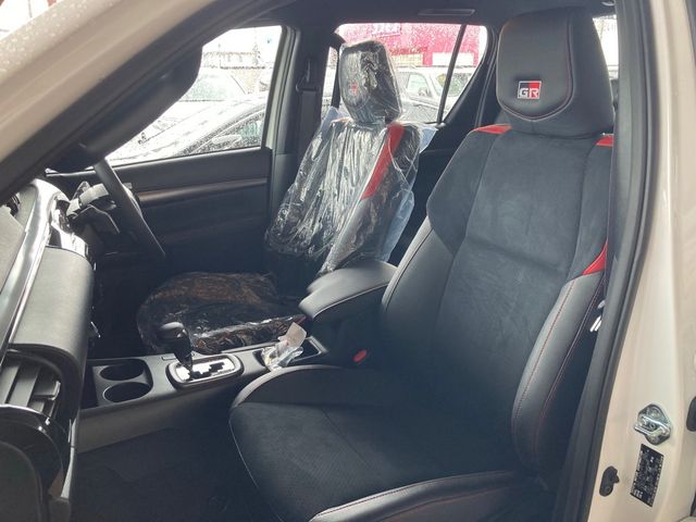 Toyota HILUX 2023-06 8353-29