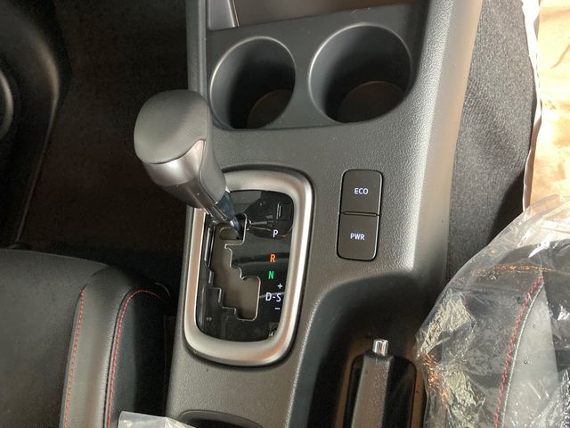 Toyota HILUX 2023-06 8353-24