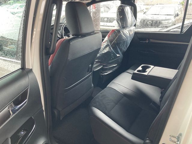 Toyota HILUX 2023-06 8353-26