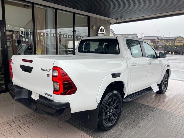 Toyota HILUX 2023-06 8353-4