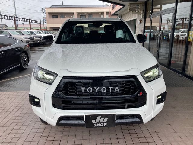 Toyota HILUX 2023-06 8353-1
