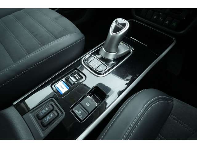 Mitsubishi OUTLANDER PHEV 2020-09 13630-12