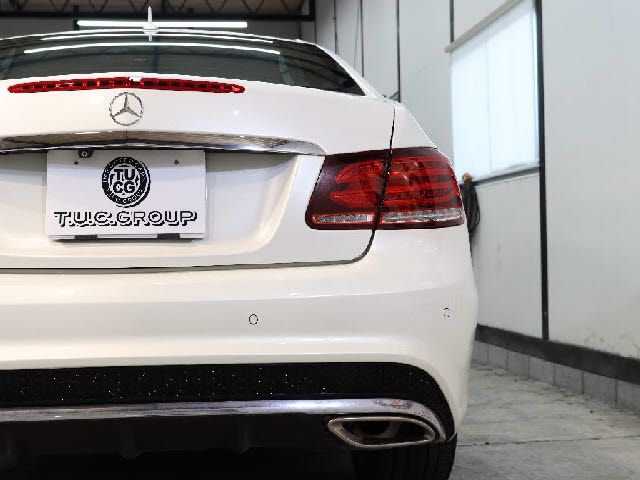 Mercedes Benz E-CLASS 2015-10 24402-14
