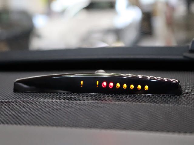 Mercedes Benz E-CLASS 2015-10 24402-16