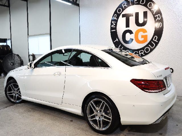 Mercedes Benz E-CLASS 2015-10 24402-12